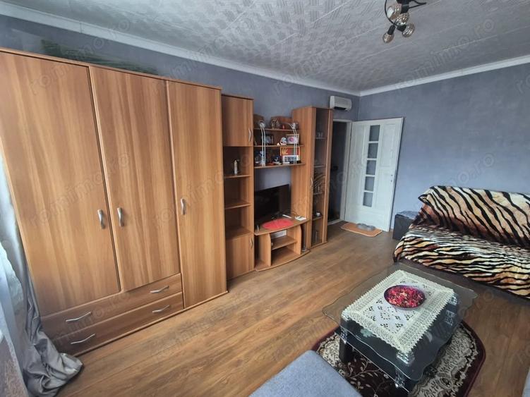 Garsonieră decomandată, mobilată în Micro I