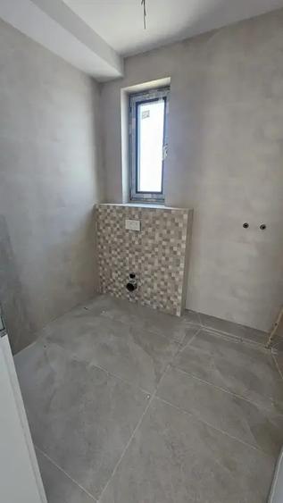 Casă cu 4 camere cu Teren 250 Mp în Odăi