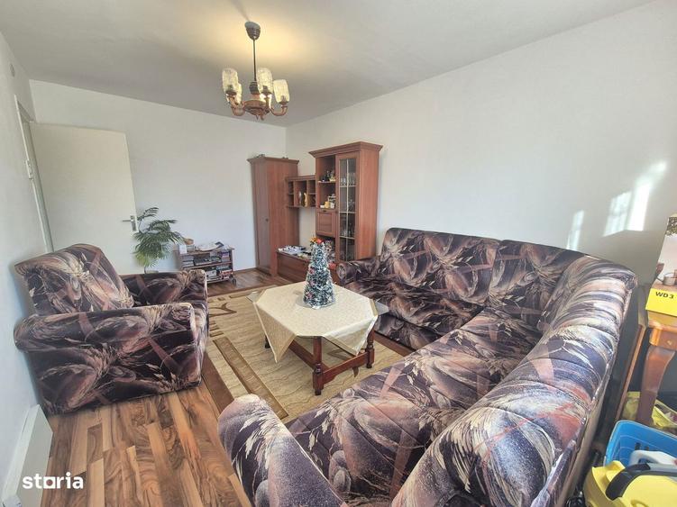 Apartament cu 3 camere decomandat, mobilat în Astra