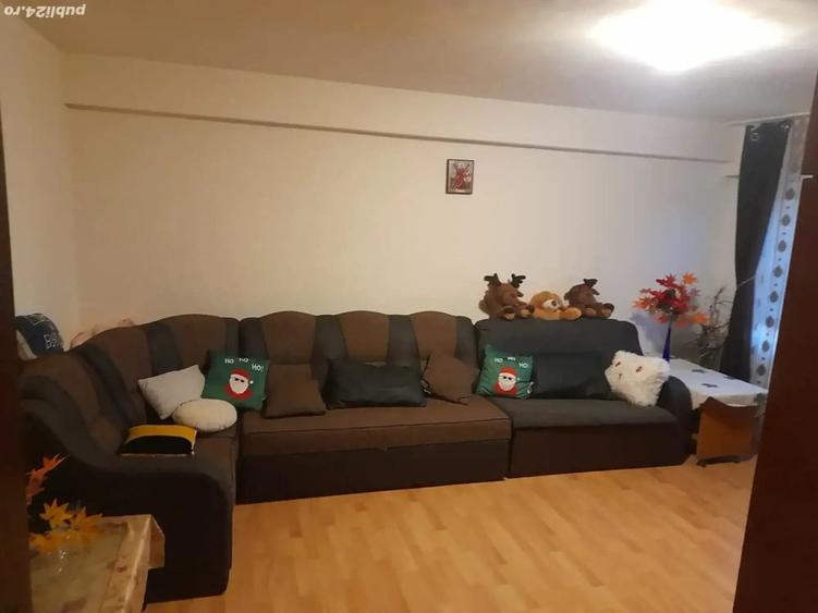 Apartament cu 3 camere decomandat în 1 Mai