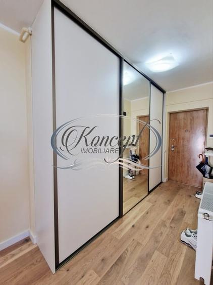 Apartament cu 4 camere semidecomandat, mobilat în Europa
