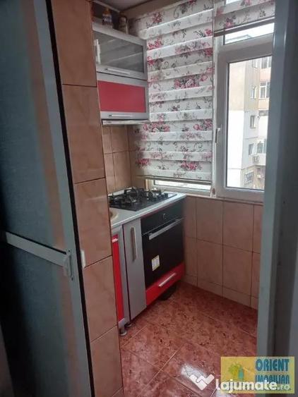 Apartament cu 2 camere decomandat în Casa de Cultură
