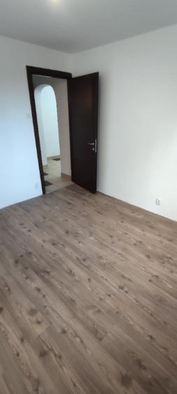 Apartament cu 2 camere decomandat în Titan