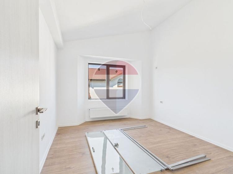 Duplex cu 4 camere cu Teren 211 Mp în Corbeanca