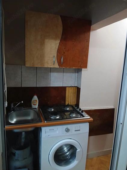 Garsonieră decomandată în Micro 19