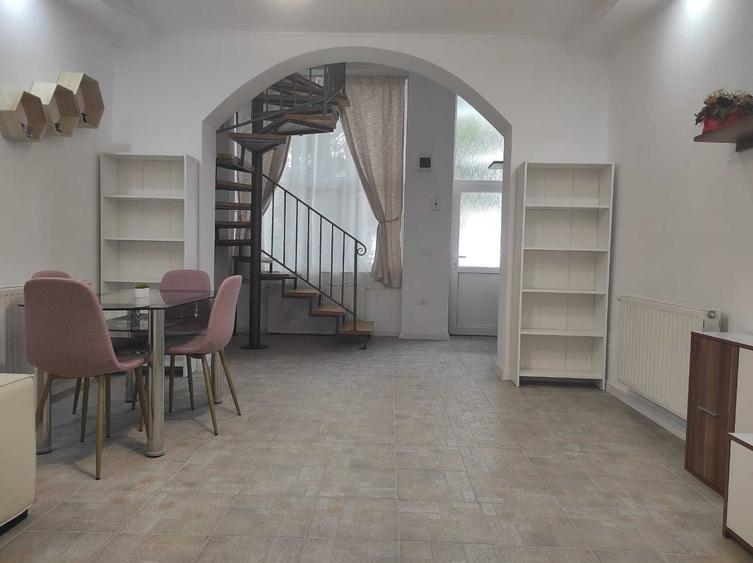 Casă cu 3 camere în Central