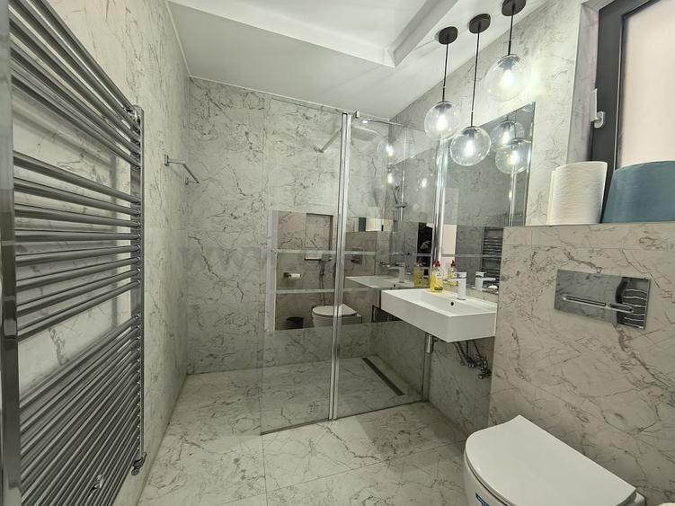 Casă individuală cu 7 camere cu Canalizare în Pipera