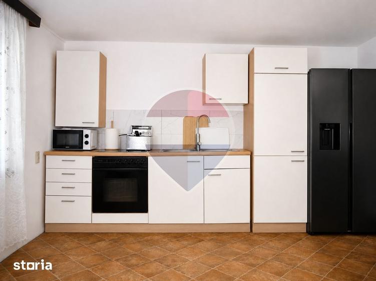 Casă cu 4 camere cu Teren 2481 Mp în Cricău