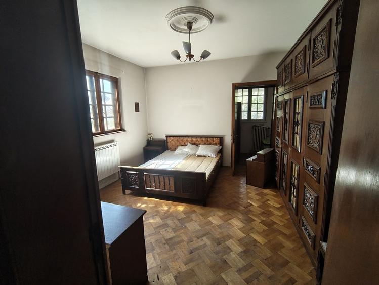Casă cu 4 camere în Central