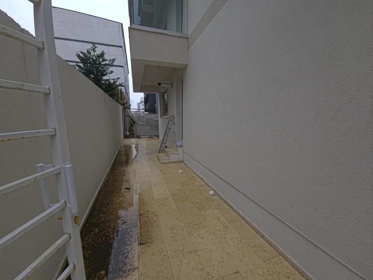 Apartament cu 2 camere semidecomandat, mobilat în Exterior Nord