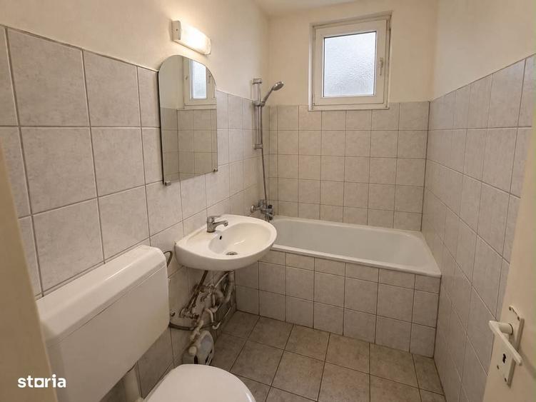 Apartament cu 3 camere decomandat în Tudor