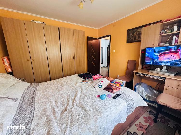 Apartament cu 3 camere, mobilat în Soarelui