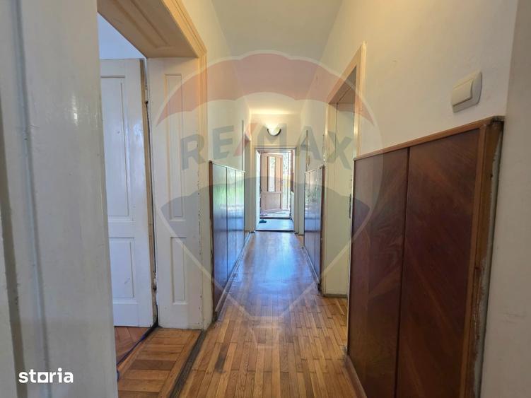 Apartament cu 3 camere decomandat în Vitrometan
