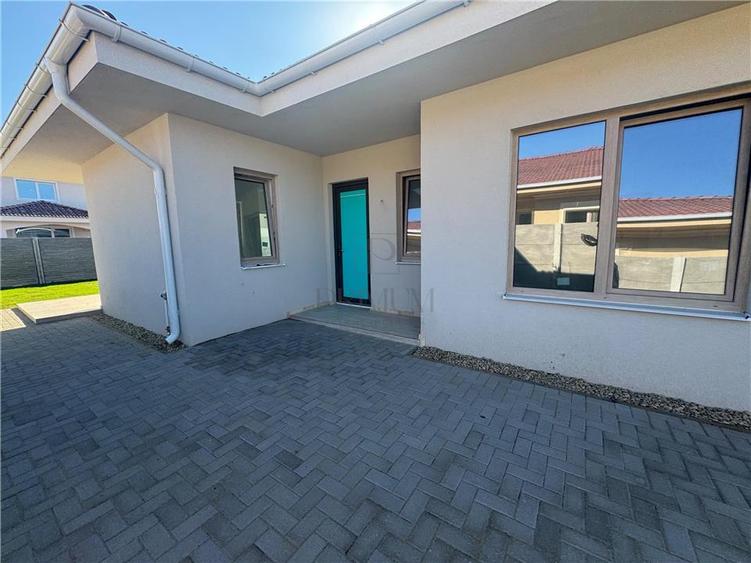 Duplex cu 3 camere cu Teren 320 Mp în Moșnița Nouă
