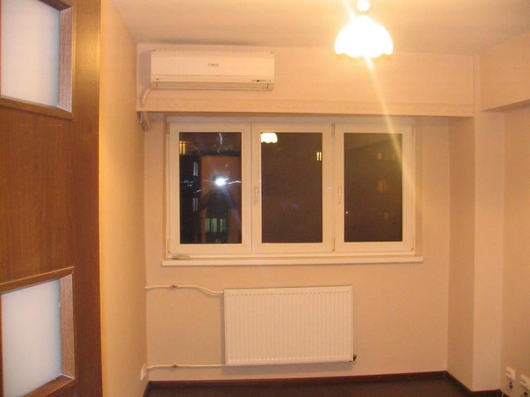 Apartament cu 3 camere decomandat în Titulescu