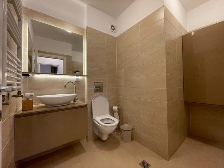 Apartament cu 2 camere semidecomandat în Mihai Bravu
