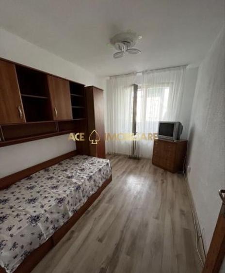 Apartament cu 4 camere decomandat, mobilat în Rahova