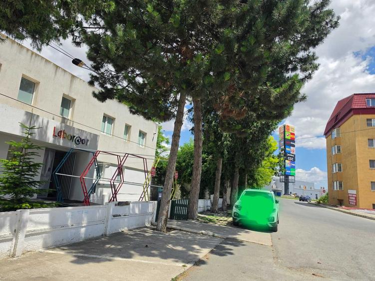 Spațiu comercial, de 704 mp, în Nord