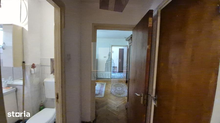 Apartament cu 2 camere semidecomandat în Centrul Civic