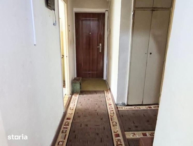 Apartament cu 3 camere decomandat în Aviației