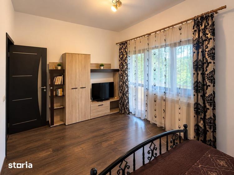 Casă cu 5 camere cu Teren 450 Mp în Nicolina