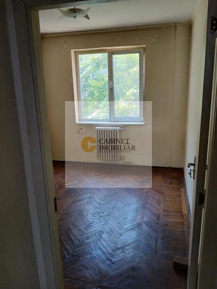 Apartament cu 3 camere semidecomandat în Kogălniceanu