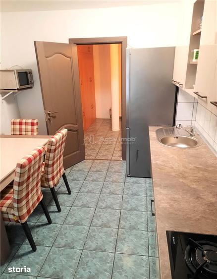 Apartament cu 3 camere decomandat în Traian