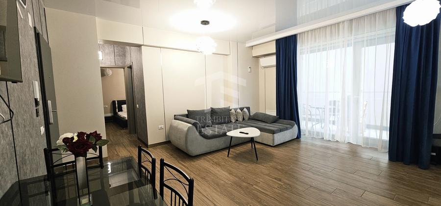 Apartament cu 2 camere semidecomandat, mobilat în Central