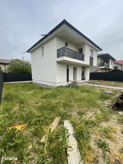 Casă cu 4 camere cu Teren 250 Mp în Clinceni