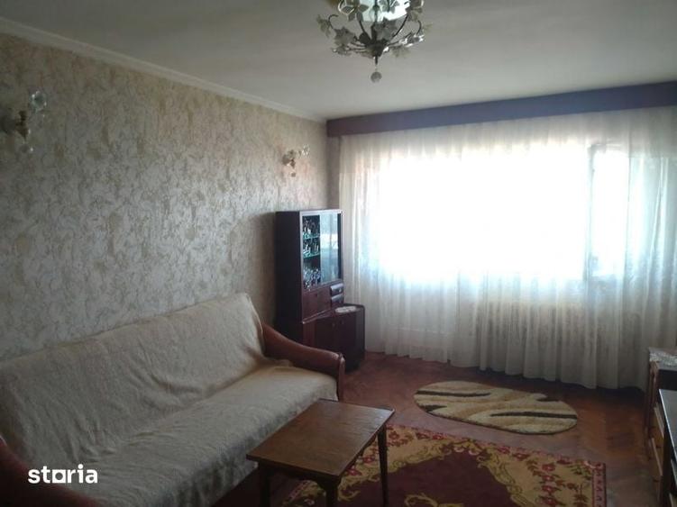 Apartament cu 3 camere decomandat în Viziru 2