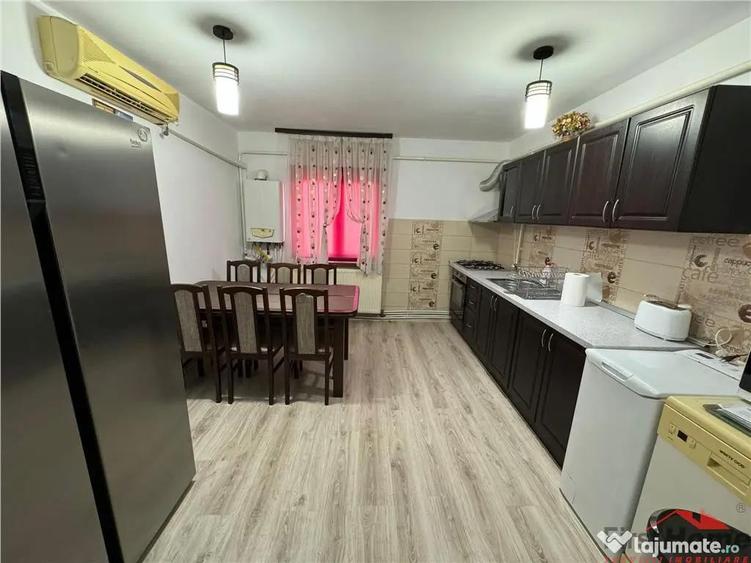 Apartament cu 4 camere decomandat în Obor