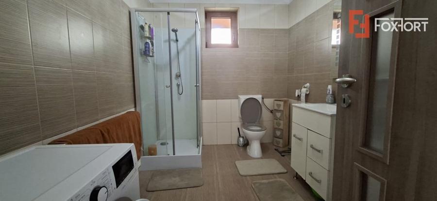 Casă individuală cu 3 camere cu Canalizare în Sânmihaiu Român