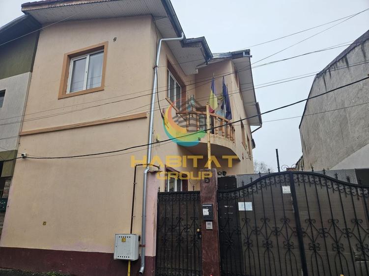 Casă individuală cu 5 camere cu Canalizare în Tineretului