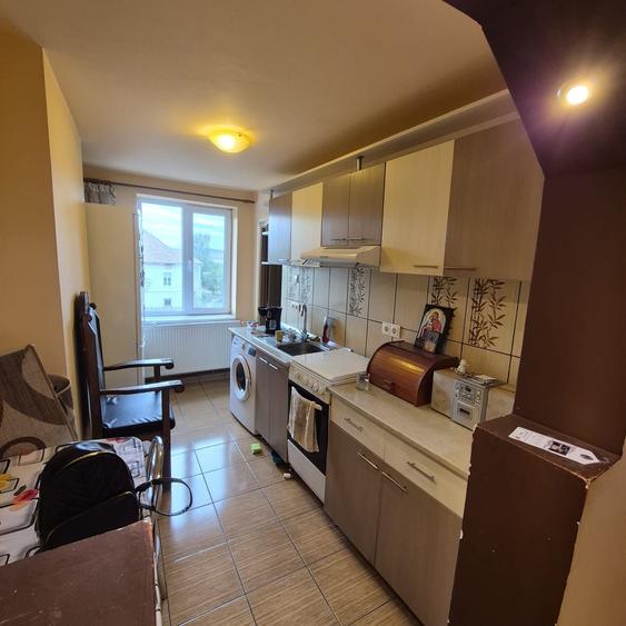 Apartament cu 3 camere decomandat în Șieu