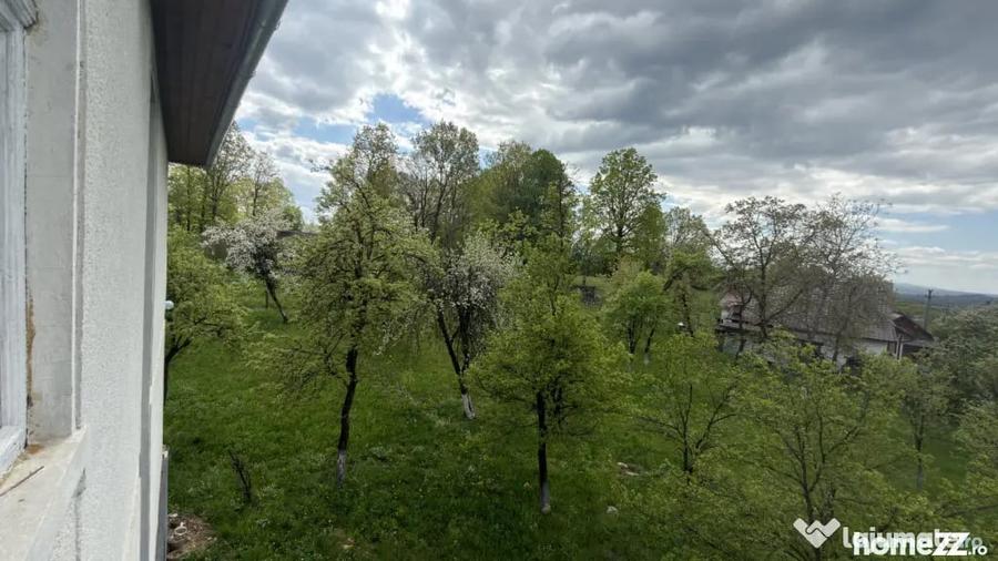 Casă cu 3 camere cu Teren 2200 Mp în Central