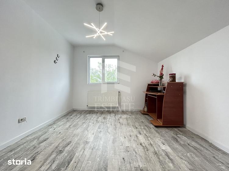 Casă cu 5 camere cu Teren 538 Mp în Pecineaga