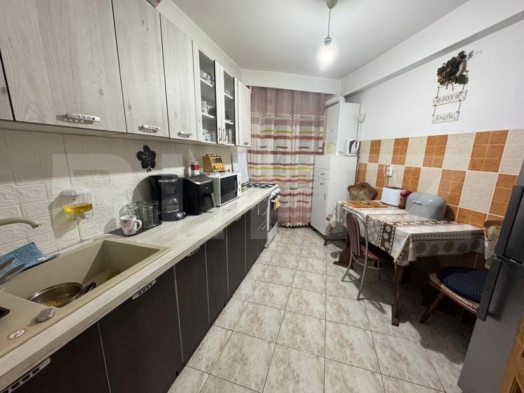 Apartament cu 4 camere decomandat, mobilat în Mihai Eminescu