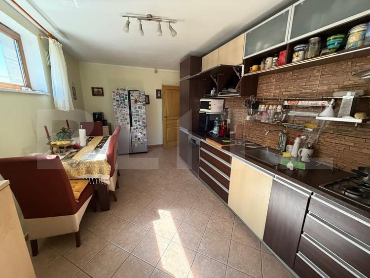 Casă individuală cu 5 camere cu Canalizare în Sânandrei