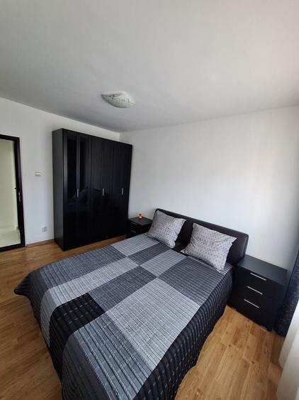 Apartament cu 2 camere decomandat în Micro 11