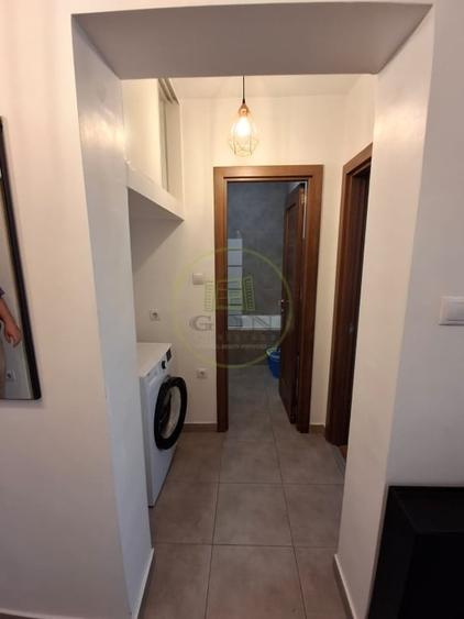 Apartament cu 3 camere decomandat, mobilat în Central