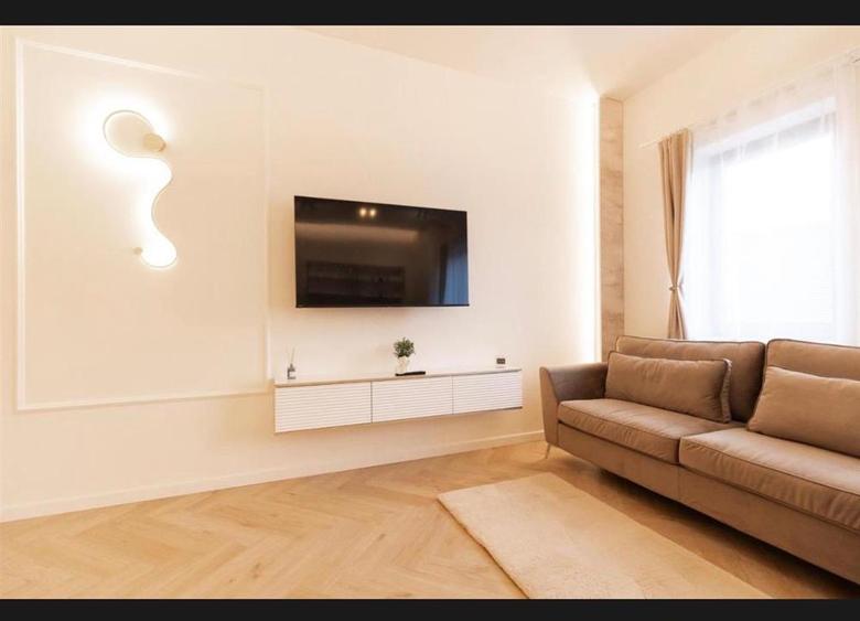 Apartament cu 2 camere decomandat în Orașul Vechi