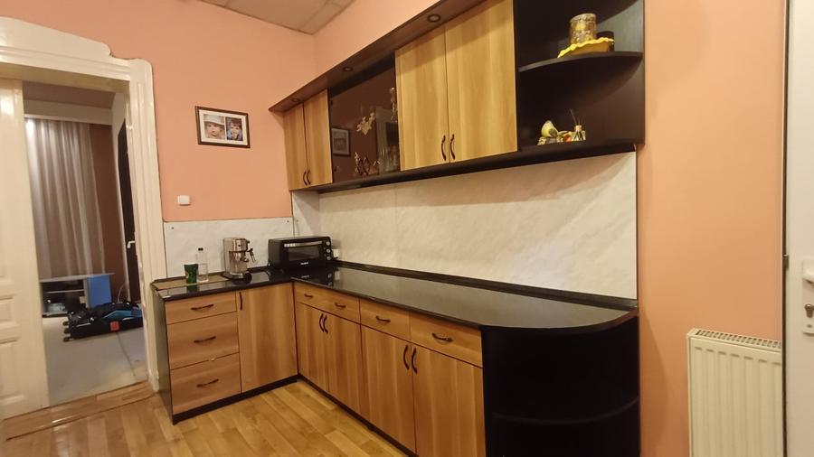 Casă individuală cu 6 camere cu Canalizare în Decebal
