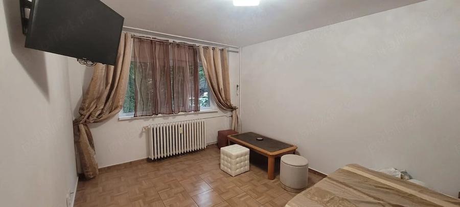 Garsonieră decomandată în Bucur Obor