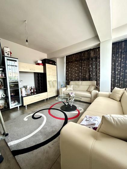 Apartament cu 3 camere decomandat, mobilat în Florești
