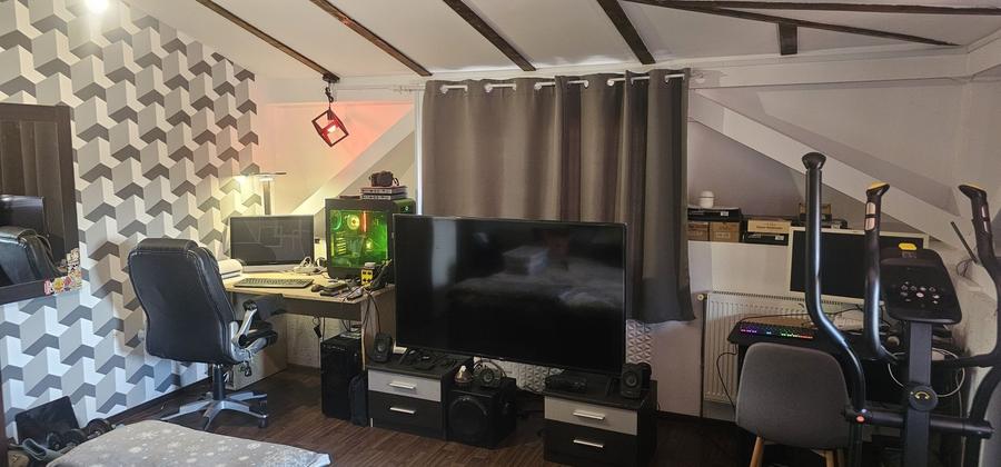 Apartament cu 3 camere decomandat în Sud