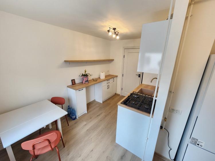 Apartament cu 2 camere decomandat, mobilat în Bucovina