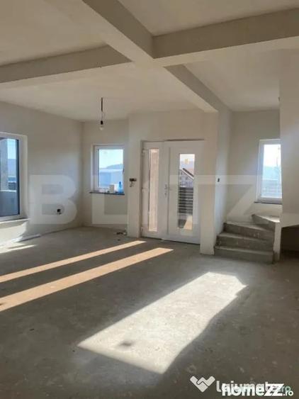 Casă cu 5 camere cu Teren 500 Mp în Central