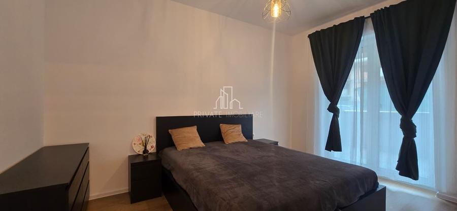 Apartament cu 3 camere decomandat în Est
