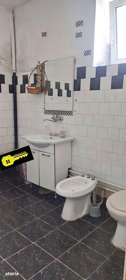 Casă cu 4 camere cu Teren 720 Mp în Central
