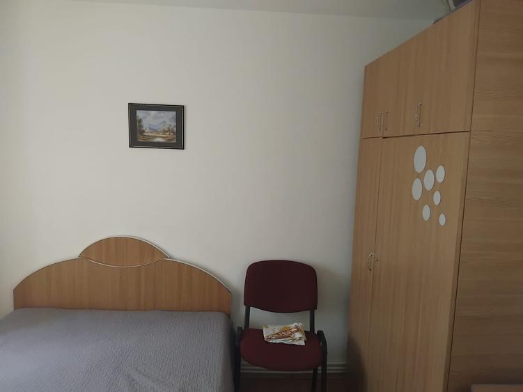 Apartament cu 2 camere decomandat în CET